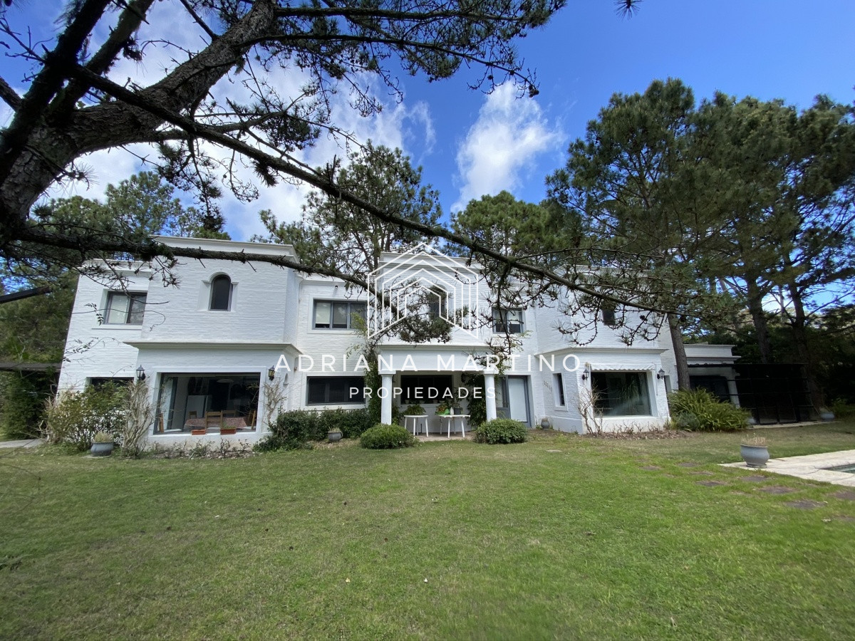 Casa ID.69318 - Casa en Playa Brava, espectacular ubicación.  5 dormitorios con baños en suite