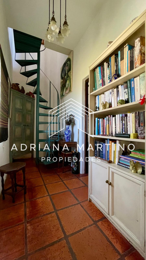 Casa ID.71156 - Venta de Casa a Metros del Mar – Entorno Natural y Amplio Terreno