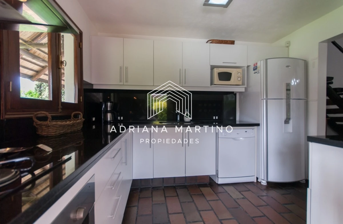 Casa ID.67768 - Muy cerca del mar piscina climatizada y hermoso parrillero cerrado 
