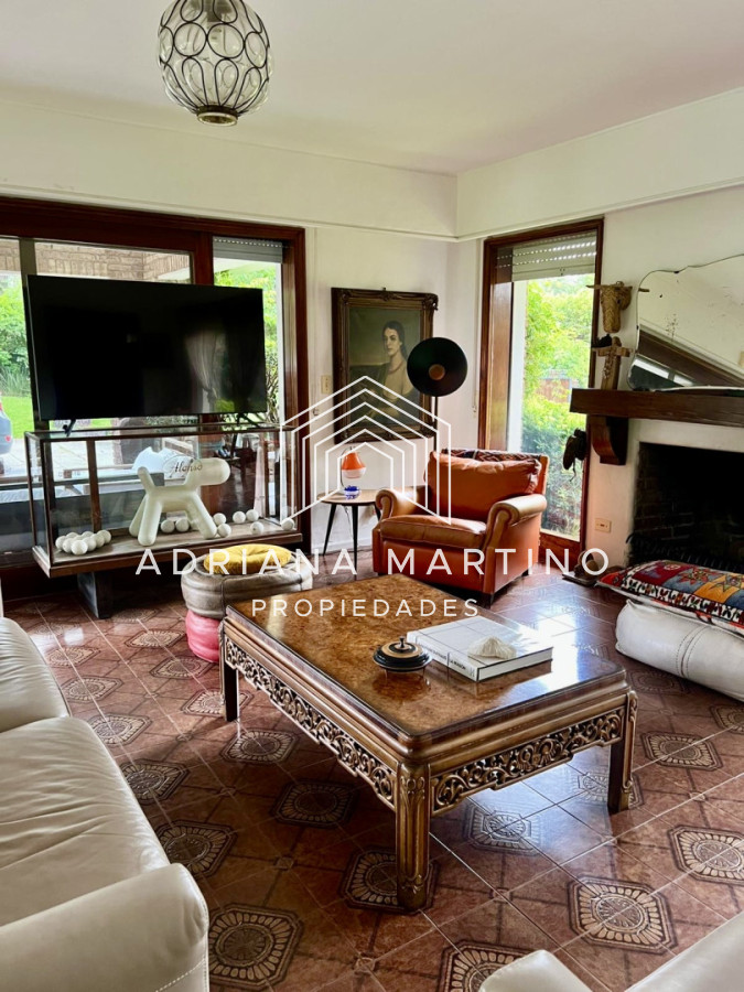 Casa ID.67494 - Casa en venta y alquiler anual, ubicada en un barrio muy tranquilo y con una excelente ubicación, ideal para vivir todo el año.