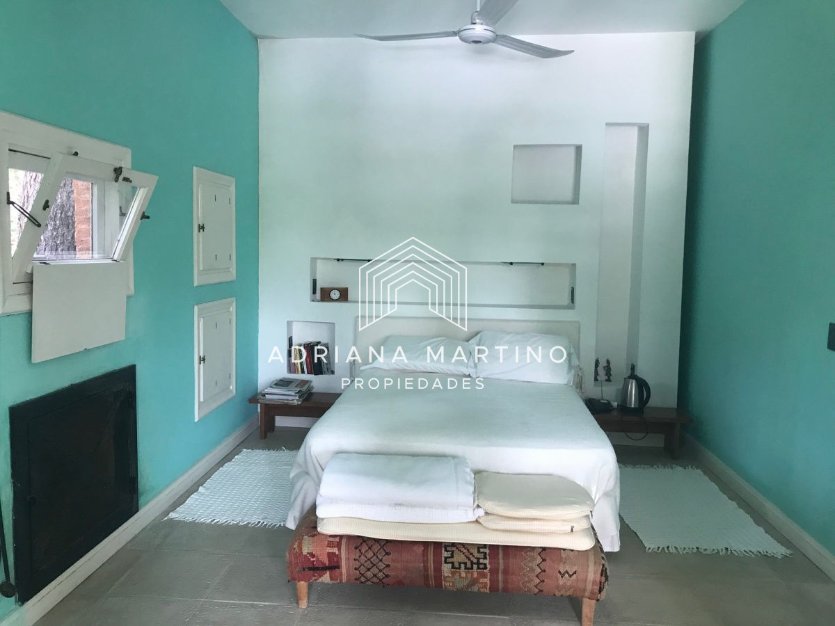 Casa ID.33672 - Casa en Rincón del Indio 4 dormitorios y dependencia con piscina y parrillero