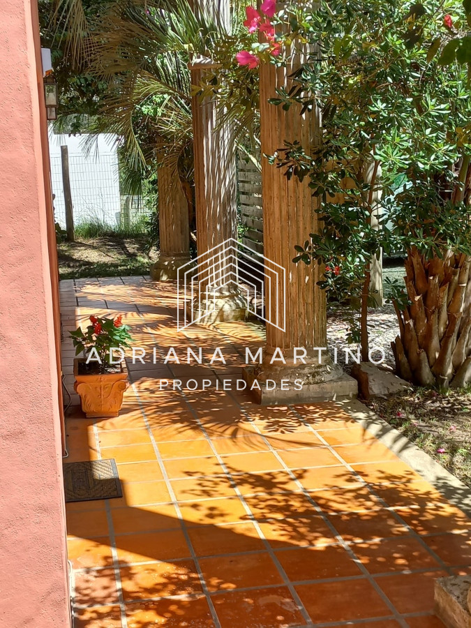 Hermosa y amplia casa en La Barra - GoPunta - Portal Inmobiliario de Punta del Este - Maldonado
