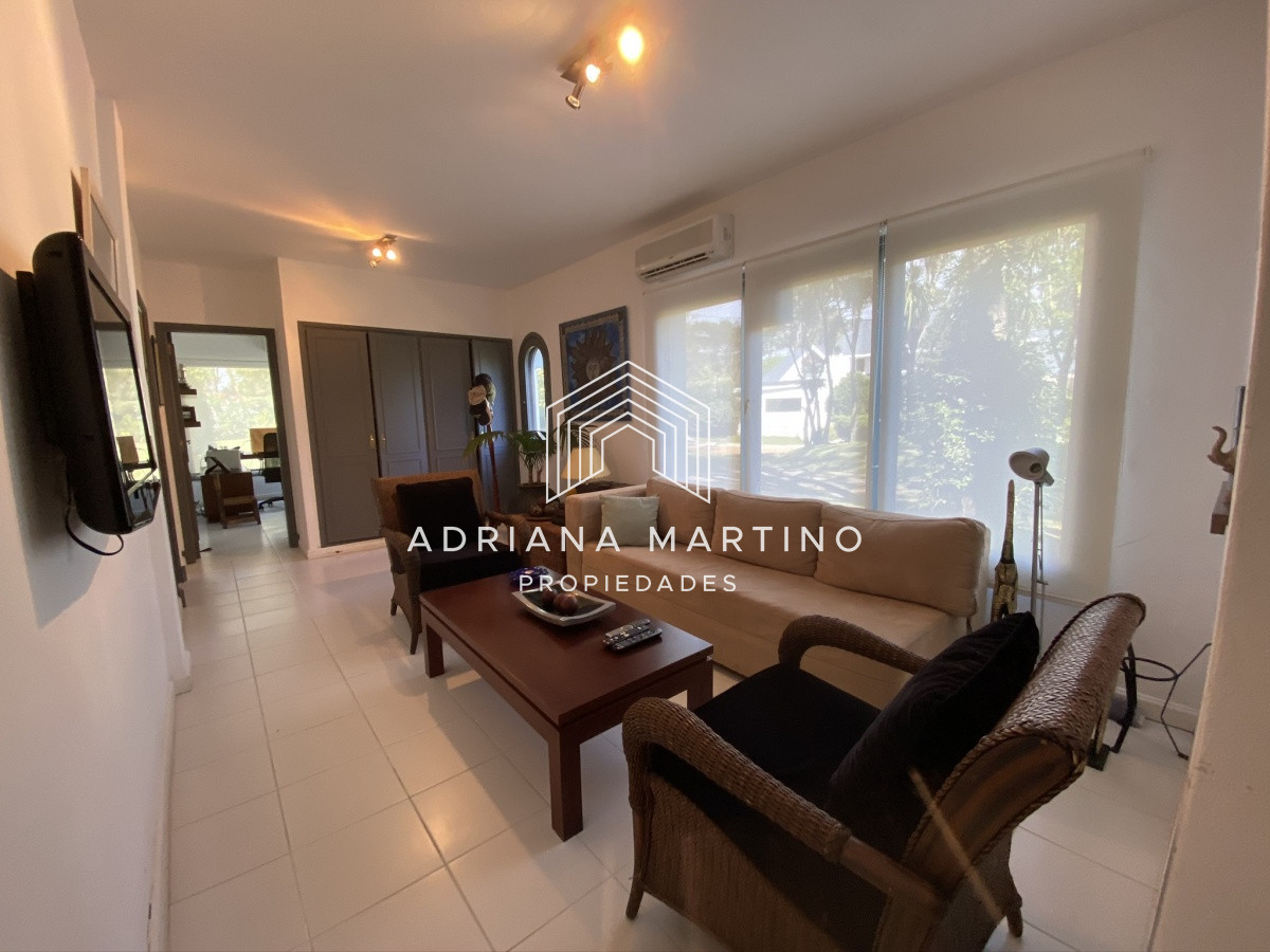 Casa ID.69318 - Casa en Playa Brava, espectacular ubicación.  5 dormitorios con baños en suite
