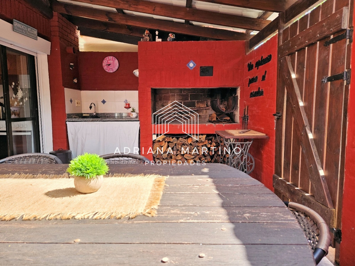 Casa ID.70018 - Hermoso duplex con parrillero en zona ideal para vivir todo el año.