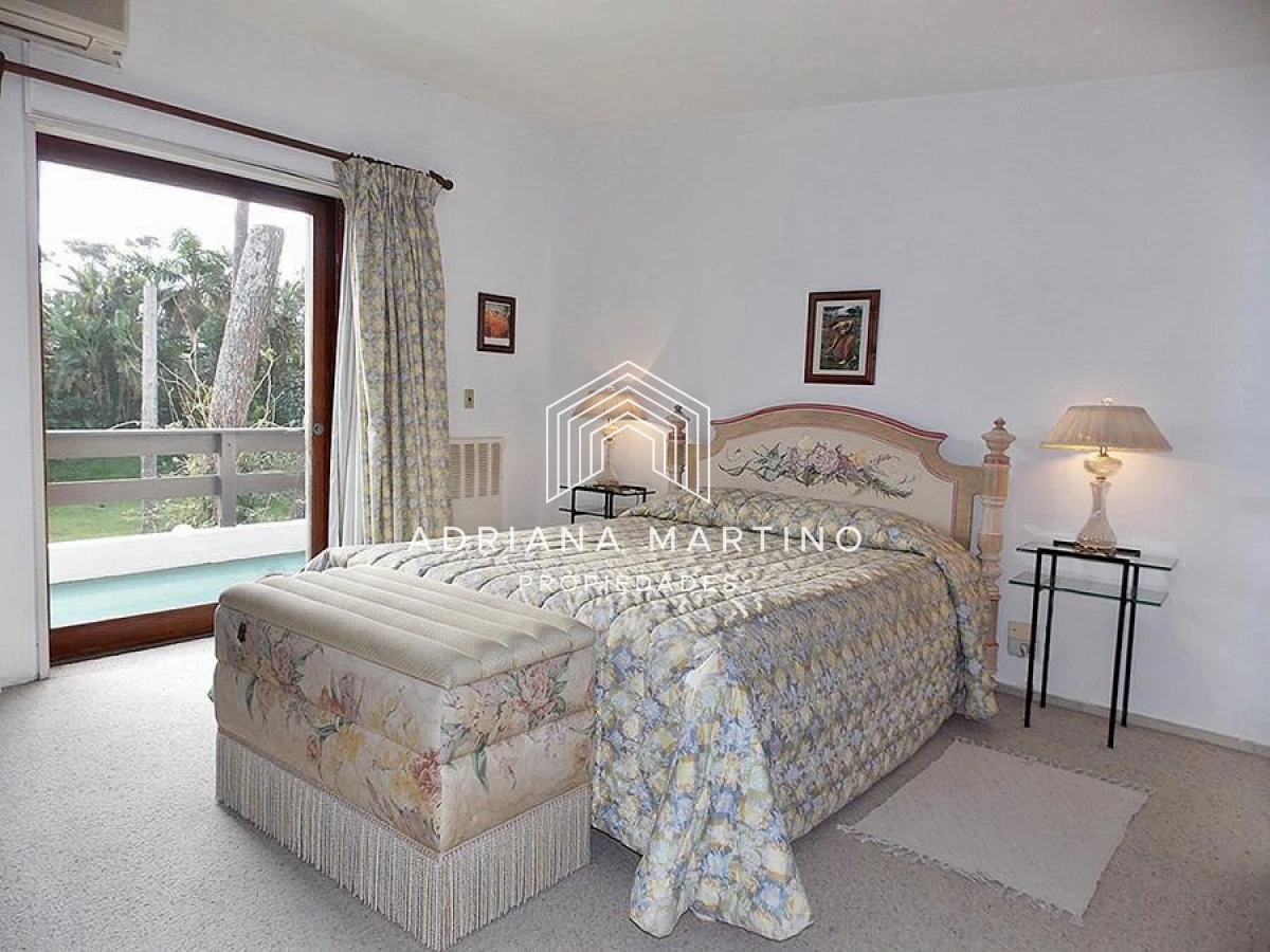 Casa ID.70628 - Hermoso Chalet a metros Del Mar sobre playa Mansa 
