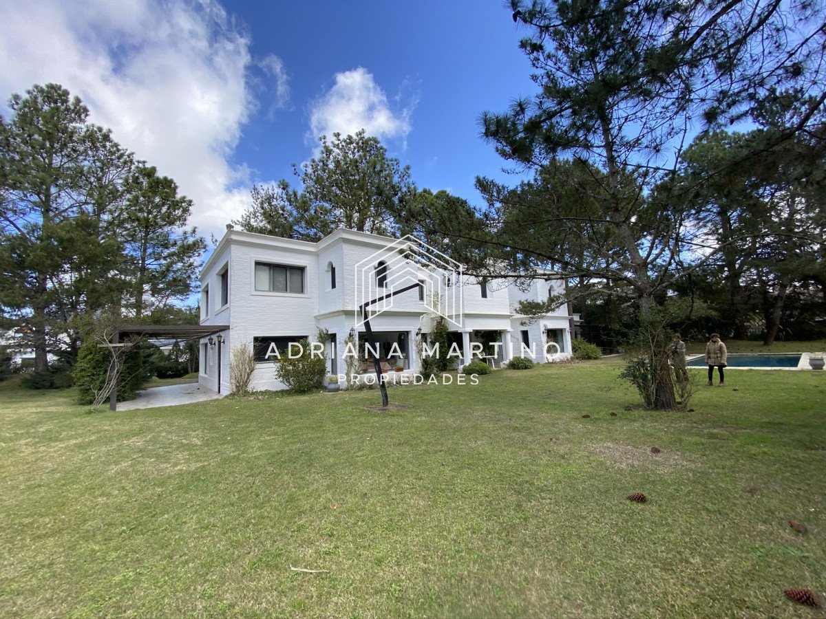 Casa ID.69318 - Casa en Playa Brava, espectacular ubicación.  5 dormitorios con baños en suite