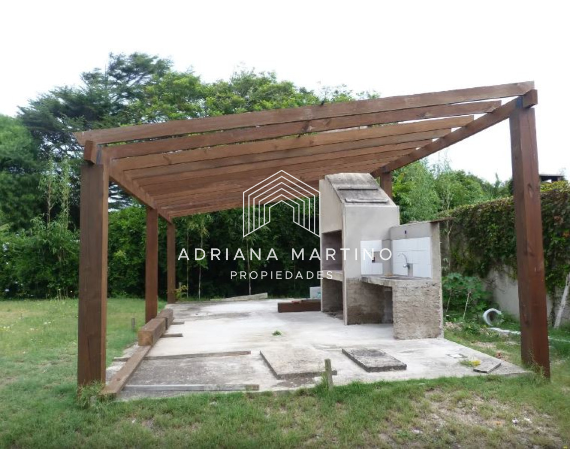Casa modera 4 dormitorios en Pinares - GoPunta - Portal Inmobiliario de Punta del Este - Maldonado