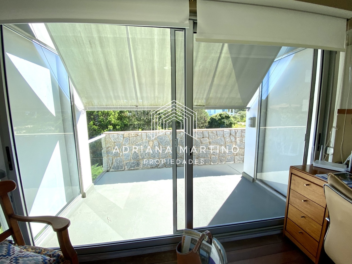 Casa ID.70611 - Hermosa residencia en playa brava a metros del mar  punta del este