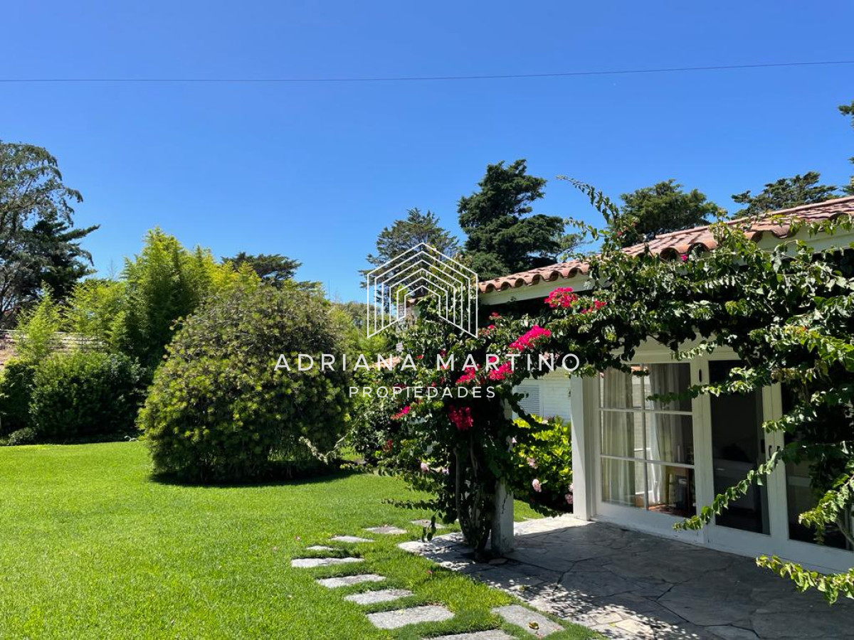Casa ID.70308 - Hermosa propiedad a cuadras de la playa brava en Punta del Este 