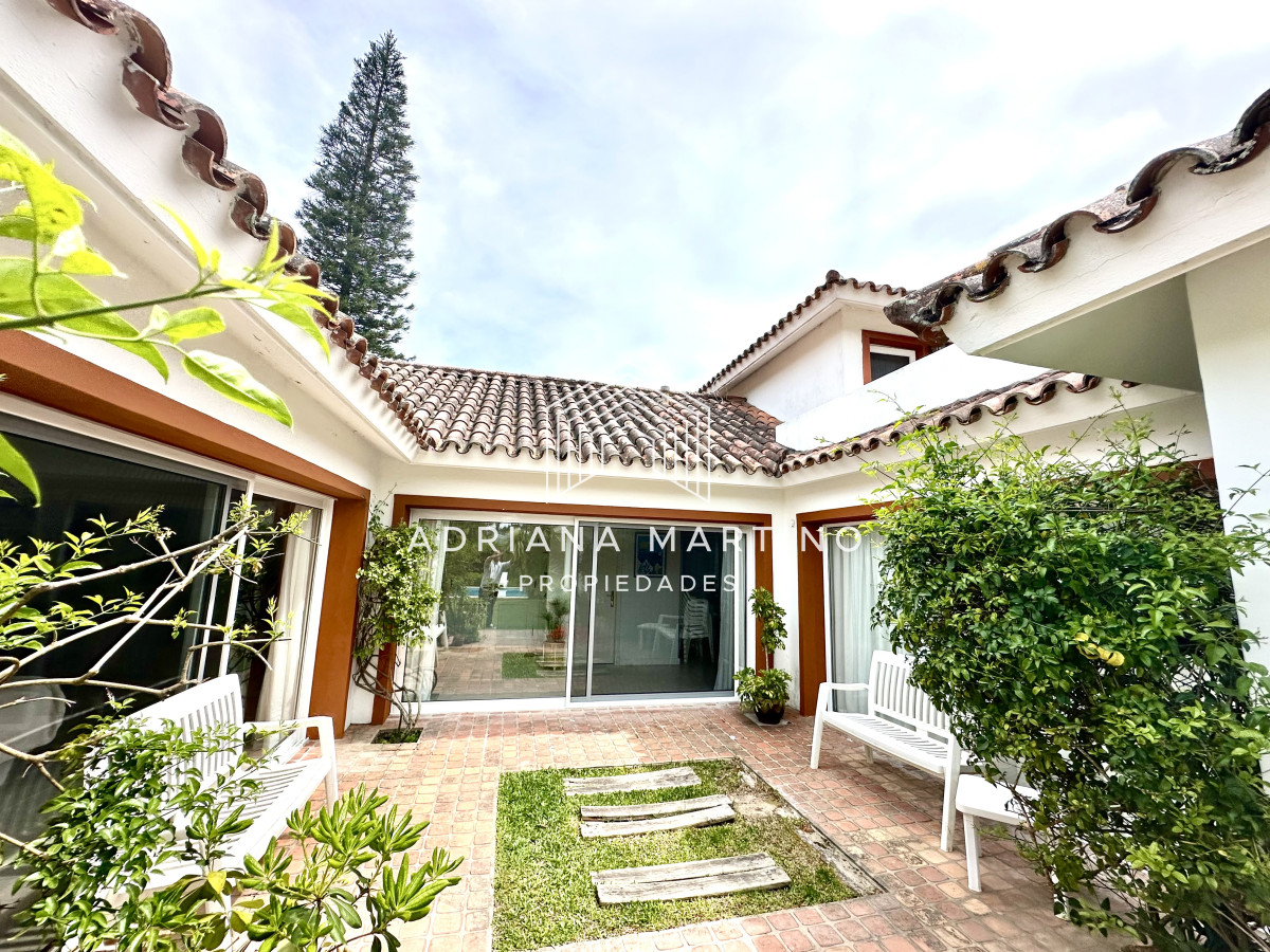 Casa ID.34129 - Casa en venta y alquiler temporal a metros de Playa Brava, Punta del Este