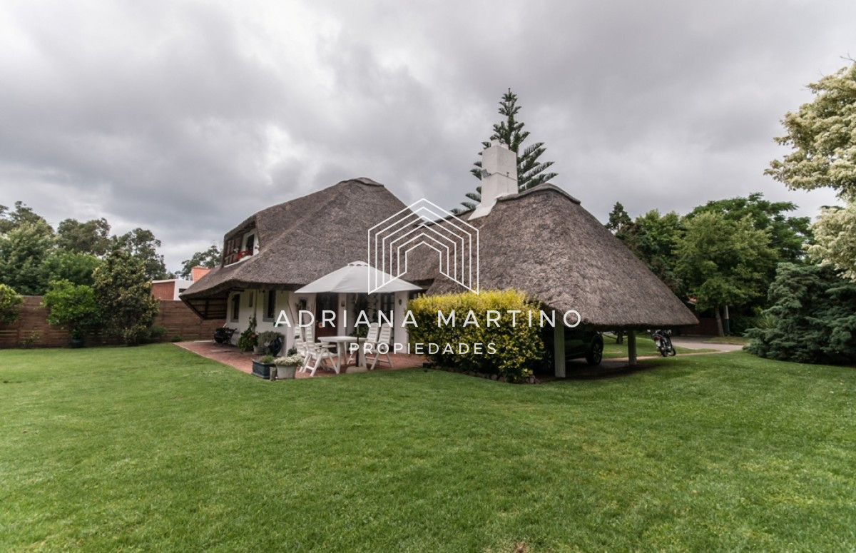 Casa ID.67768 - Muy cerca del mar piscina climatizada y hermoso parrillero cerrado 