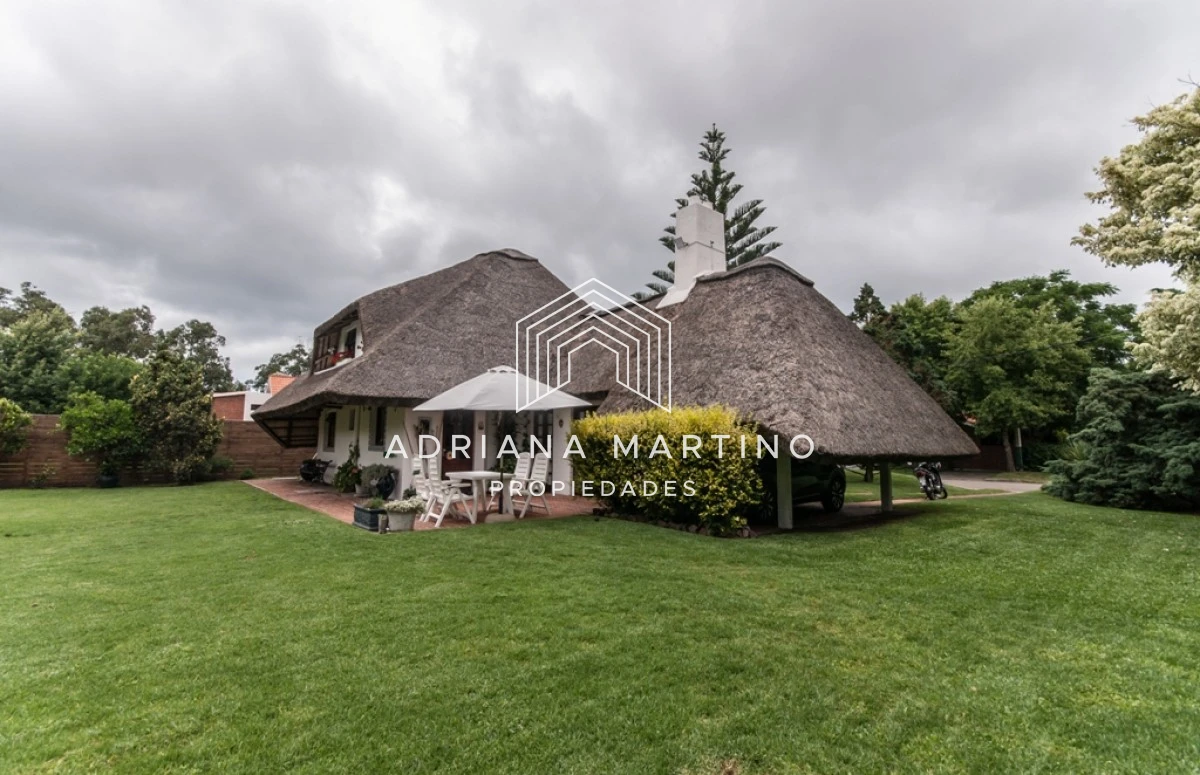 Casa ID.67768 - Muy cerca del mar piscina climatizada y hermoso parrillero cerrado 