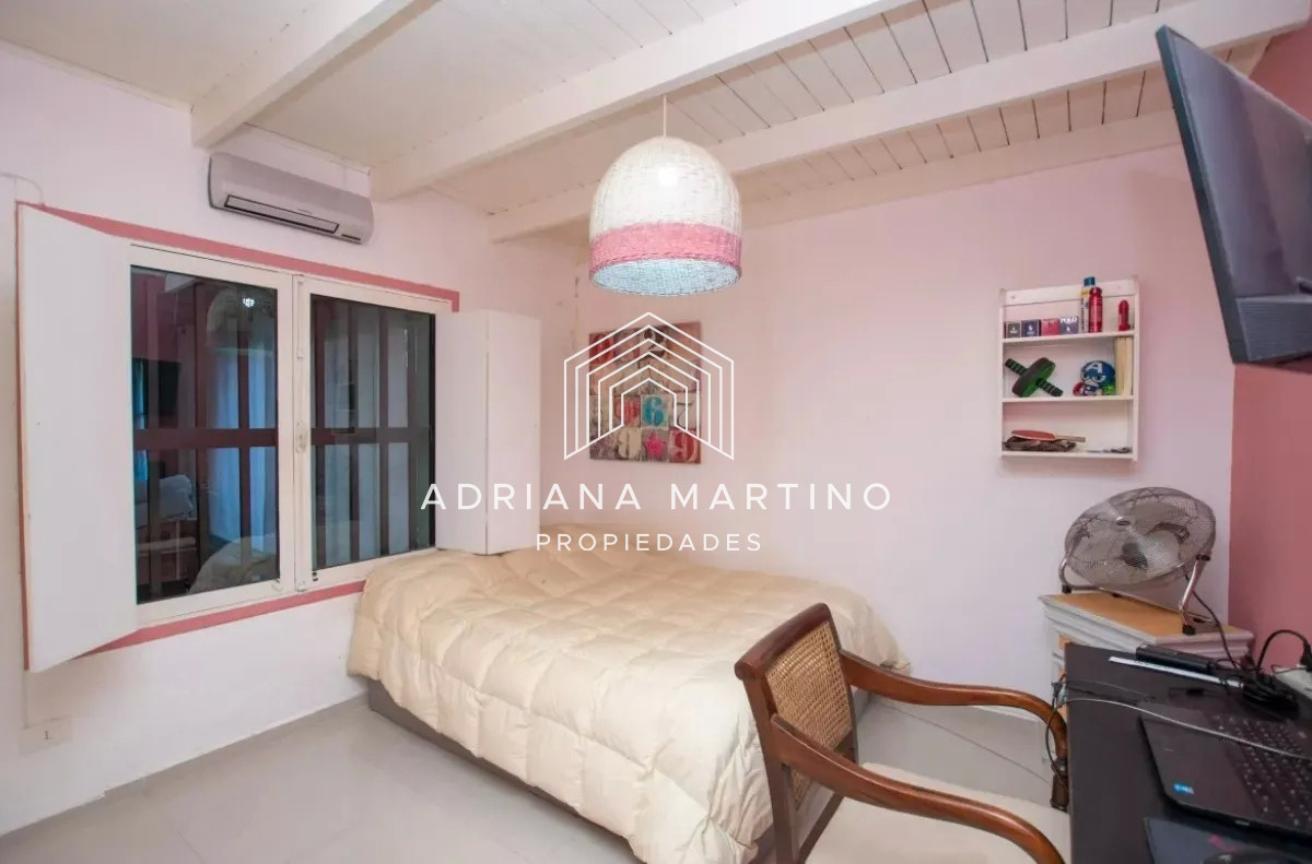 Casa ID.70022 - Hermosa y solida propiedad, ideal para vivienda permanente !