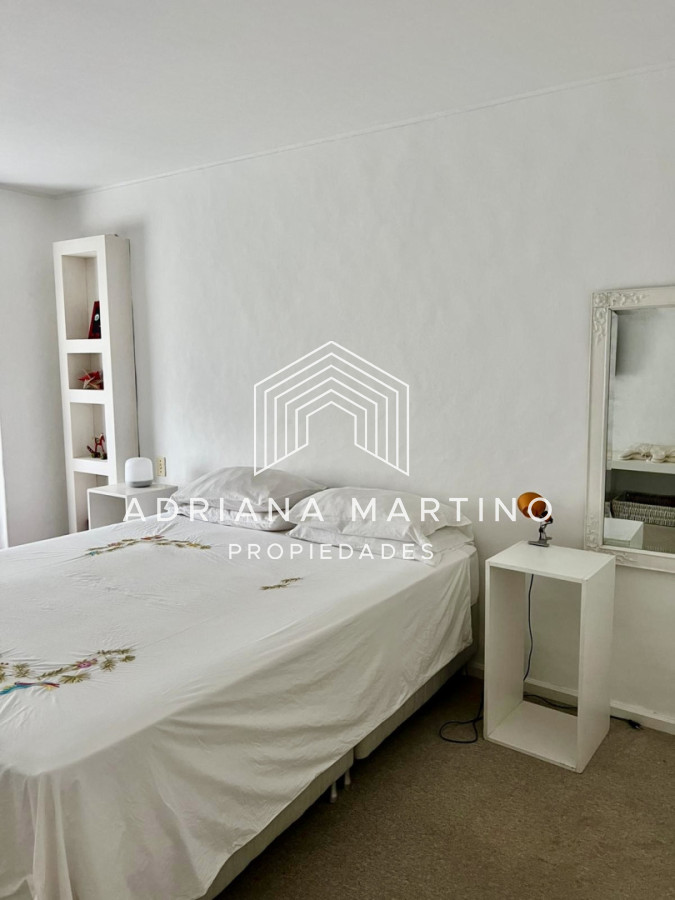 Casa ID.67494 - Casa en venta y alquiler anual, ubicada en un barrio muy tranquilo y con una excelente ubicación, ideal para vivir todo el año.