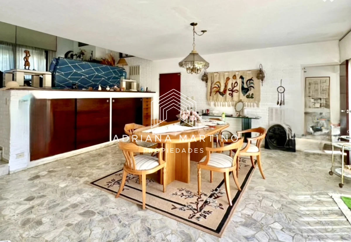 Casa ID.70628 - Hermoso Chalet a metros Del Mar sobre playa Mansa 