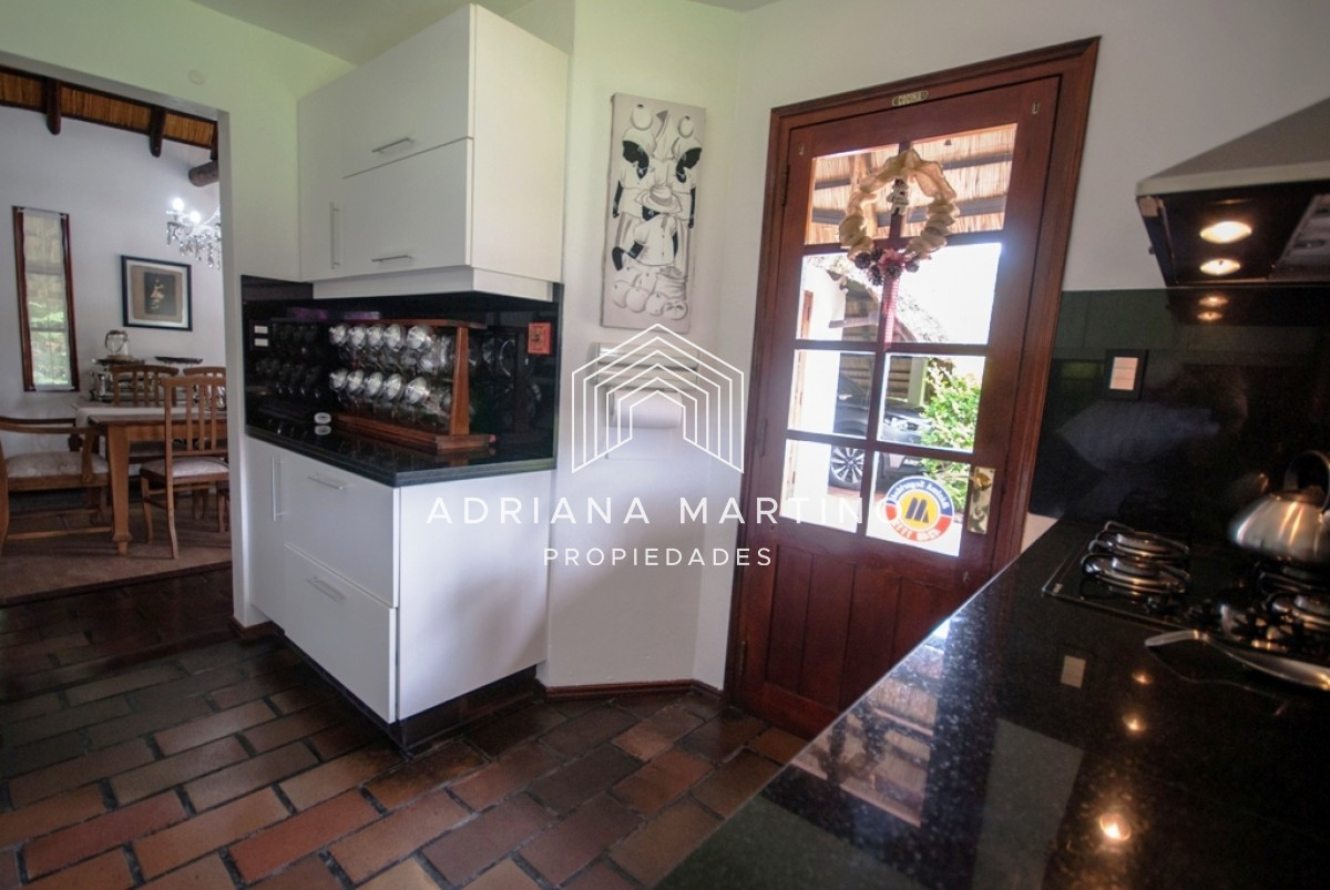 Casa ID.67768 - Muy cerca del mar piscina climatizada y hermoso parrillero cerrado 