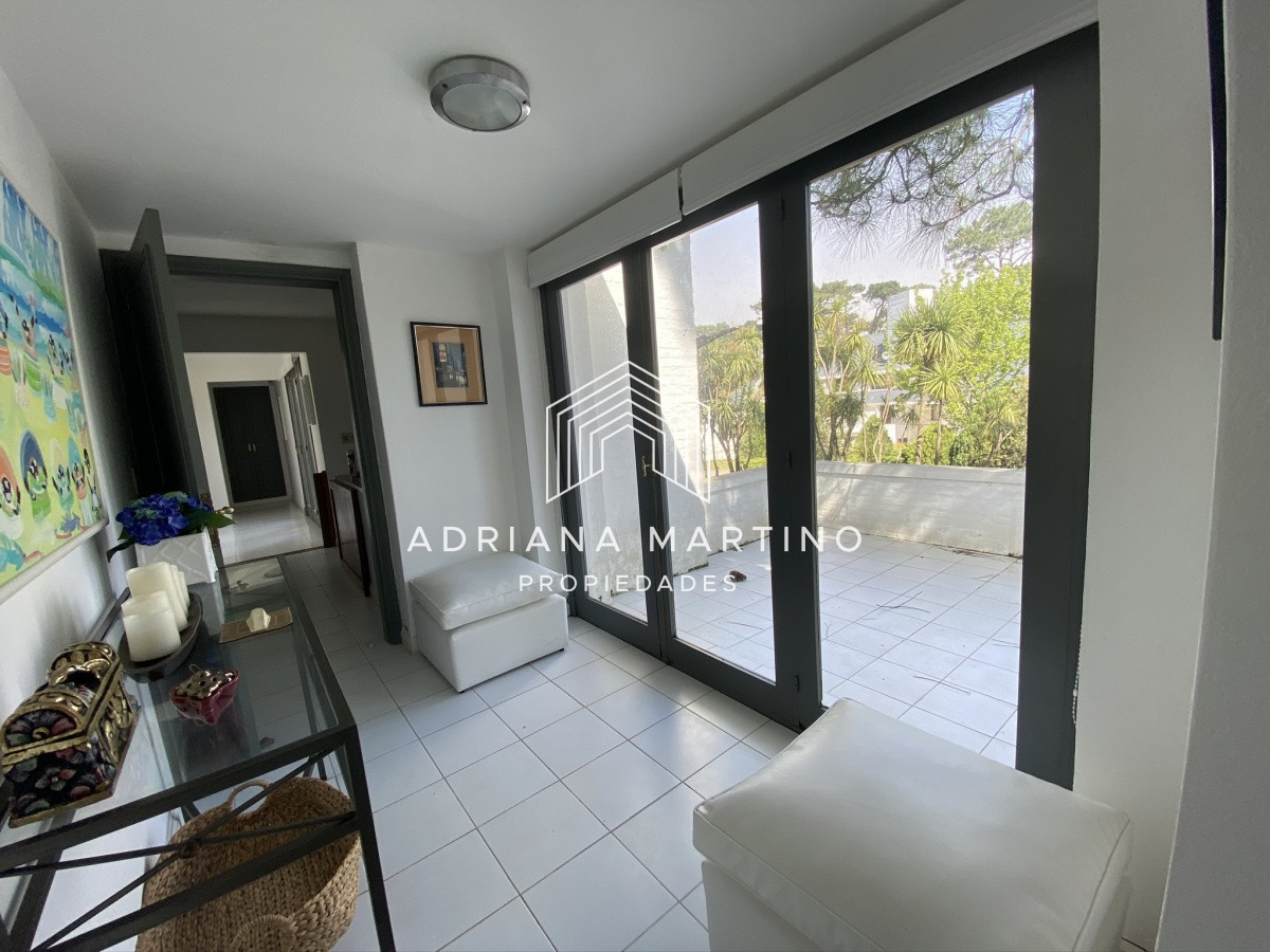 Casa ID.69318 - Casa en Playa Brava, espectacular ubicación.  5 dormitorios con baños en suite