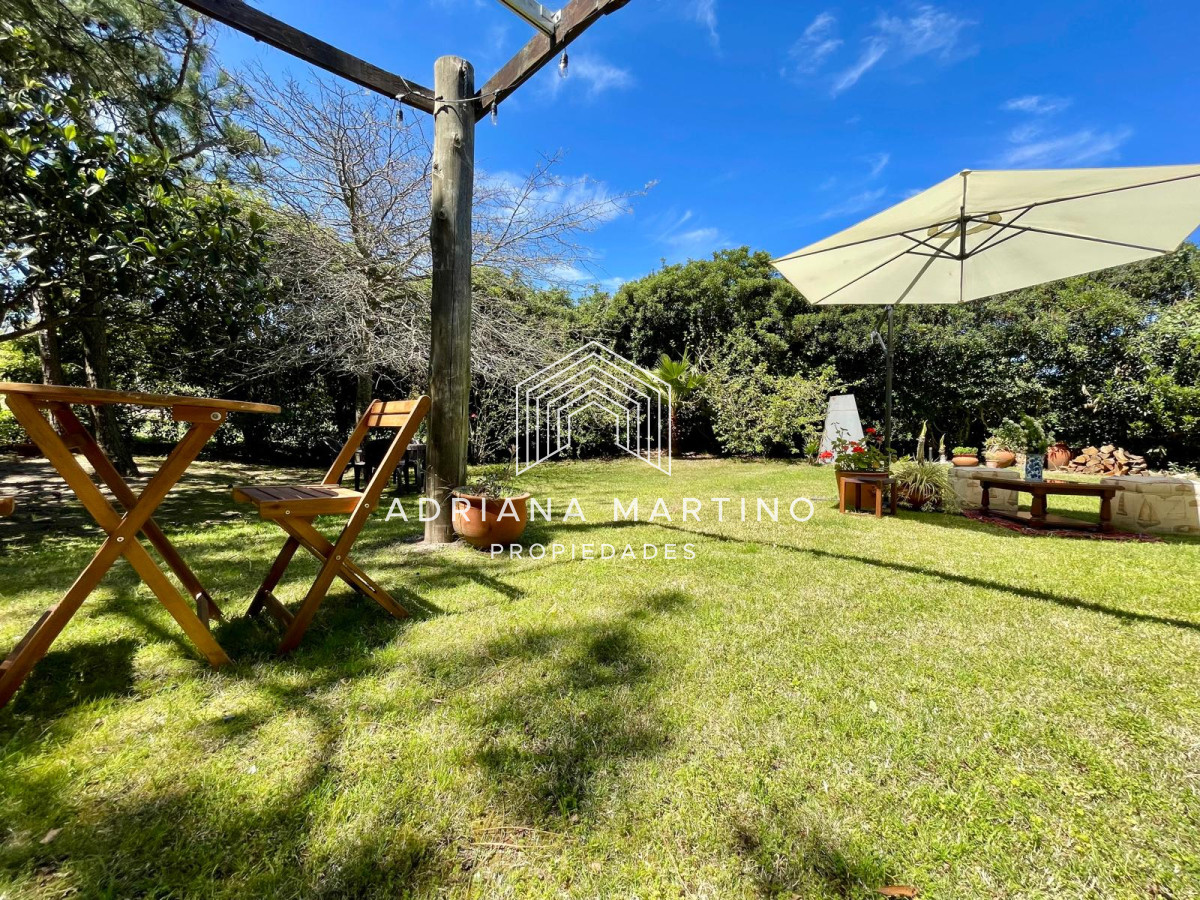 Casa ID.71156 - Venta de Casa a Metros del Mar – Entorno Natural y Amplio Terreno