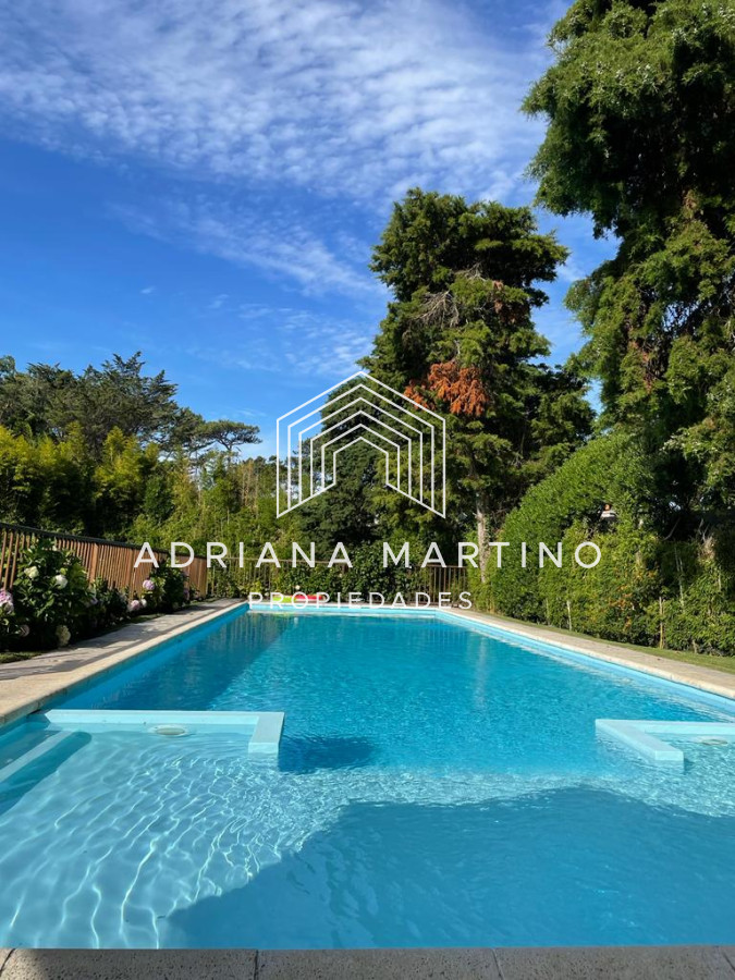 Casa ID.70308 - Hermosa propiedad a cuadras de la playa brava en Punta del Este 