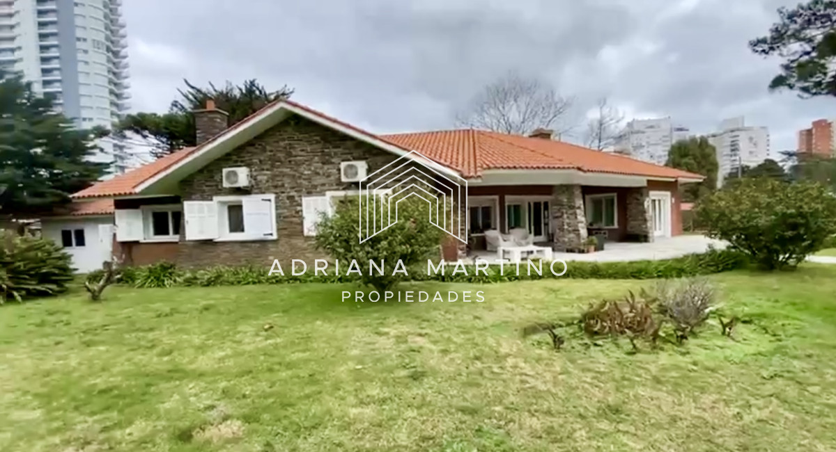 Casa ID.70318 - Hermosa residencia de construcción tradicional en primeras paradas de la mansa