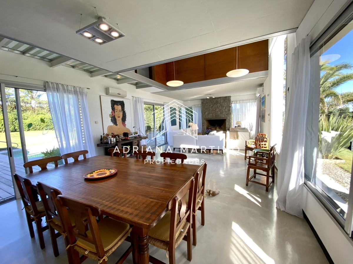 Casa ID.70611 - Hermosa residencia en playa brava a metros del mar  punta del este