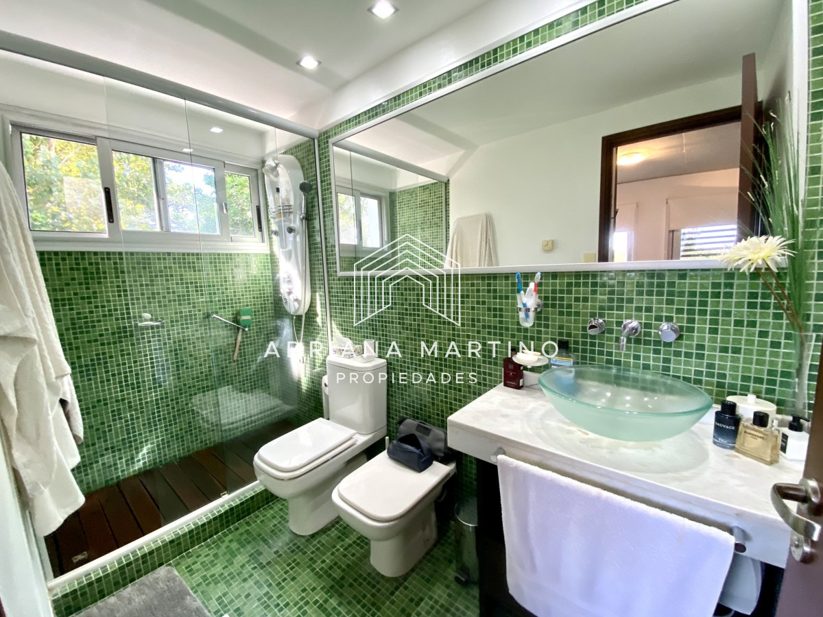 Casa ID.70611 - Hermosa residencia en playa brava a metros del mar  punta del este