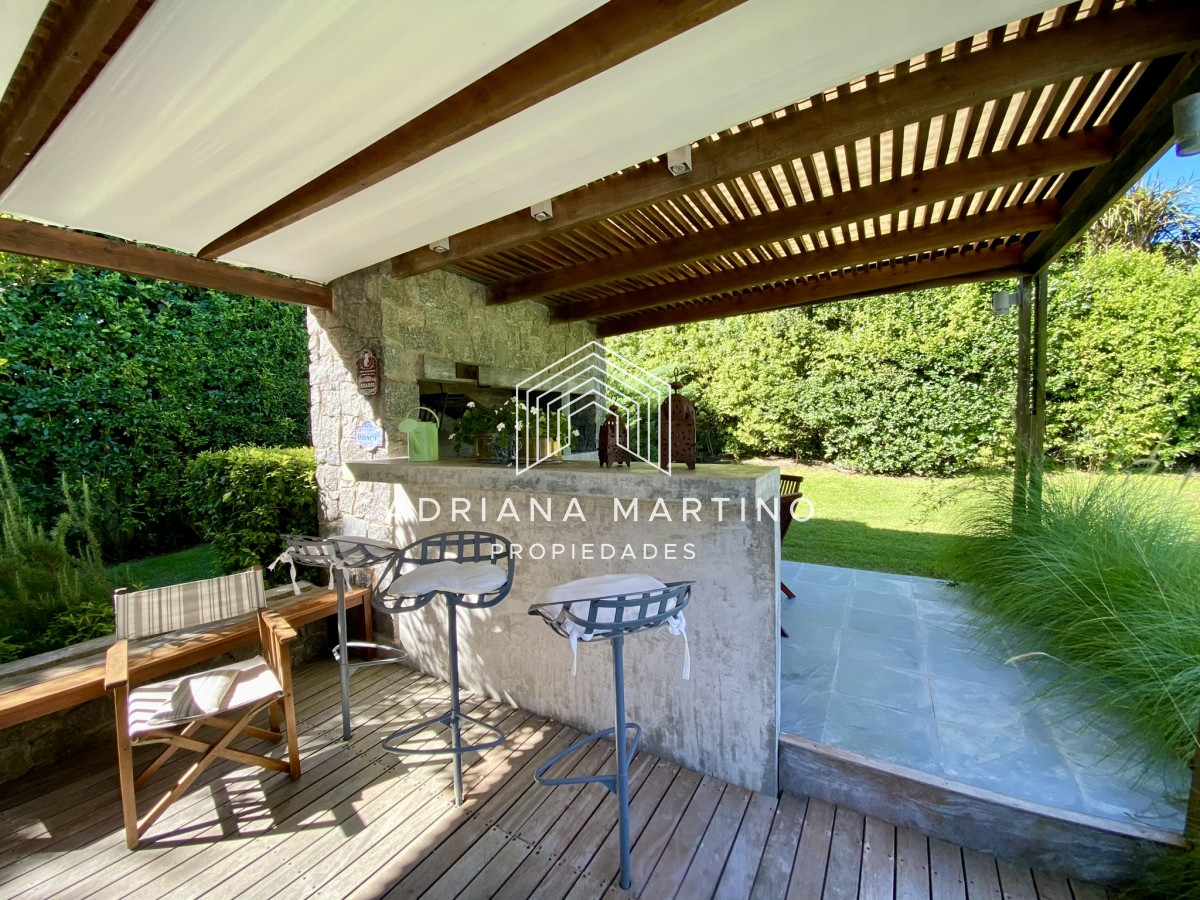 Casa ID.70611 - Hermosa residencia en playa brava a metros del mar  punta del este