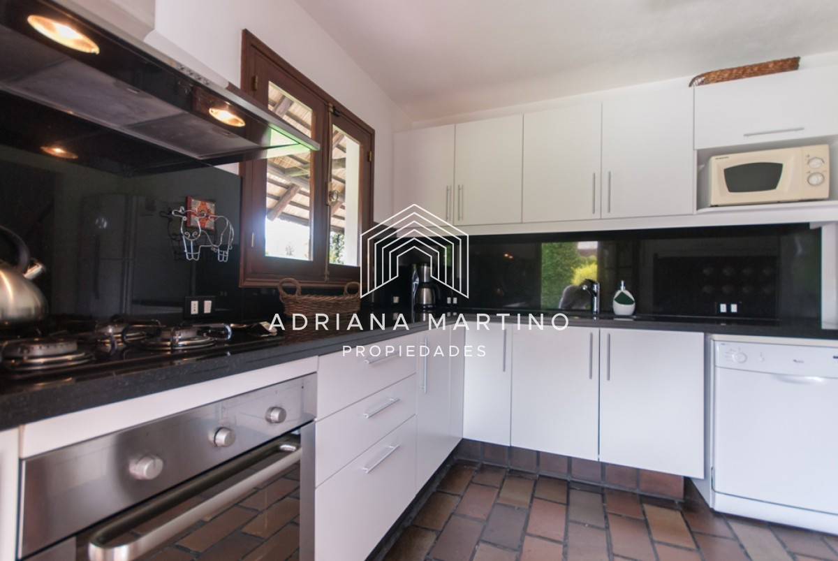 Casa ID.67768 - Muy cerca del mar piscina climatizada y hermoso parrillero cerrado 