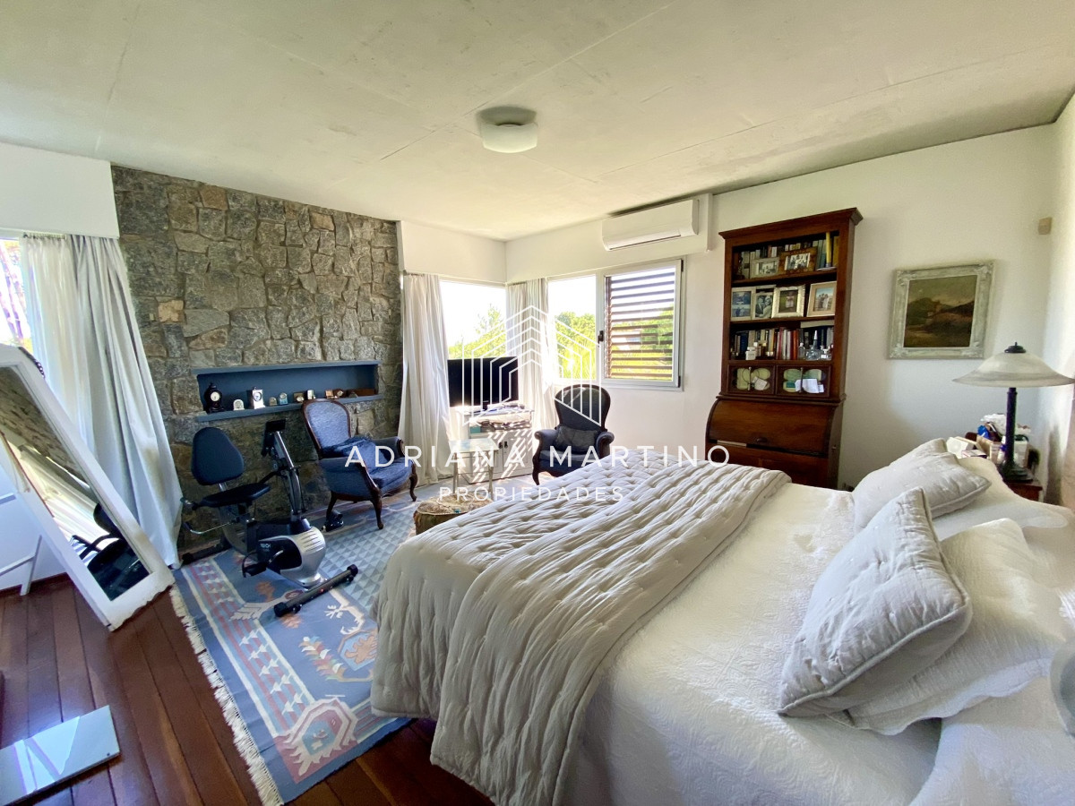 Casa ID.70611 - Hermosa residencia en playa brava a metros del mar  punta del este