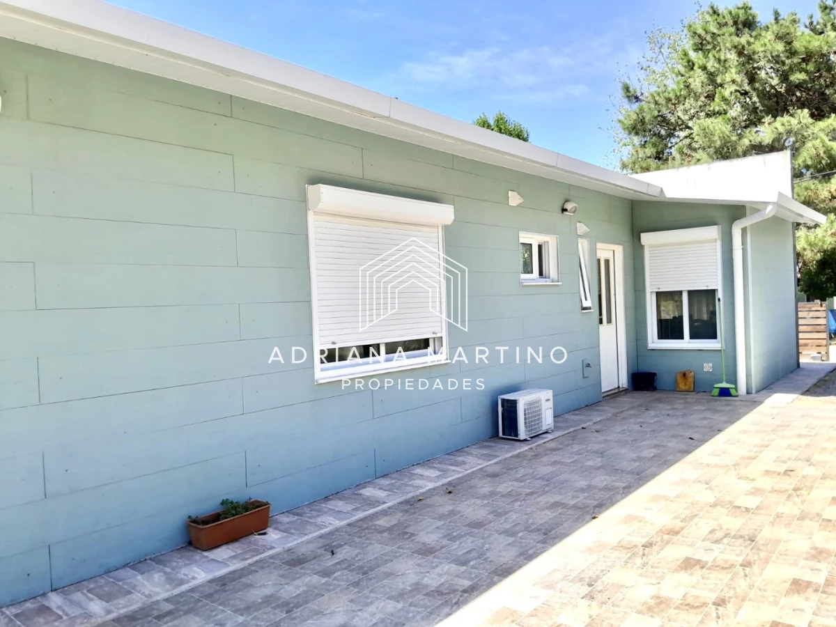 Casa ID.71611 - Casa en venta en Pinares, Punta del Este, ubicada en una zona tranquila y residencial, ideal para vivir todo el año.