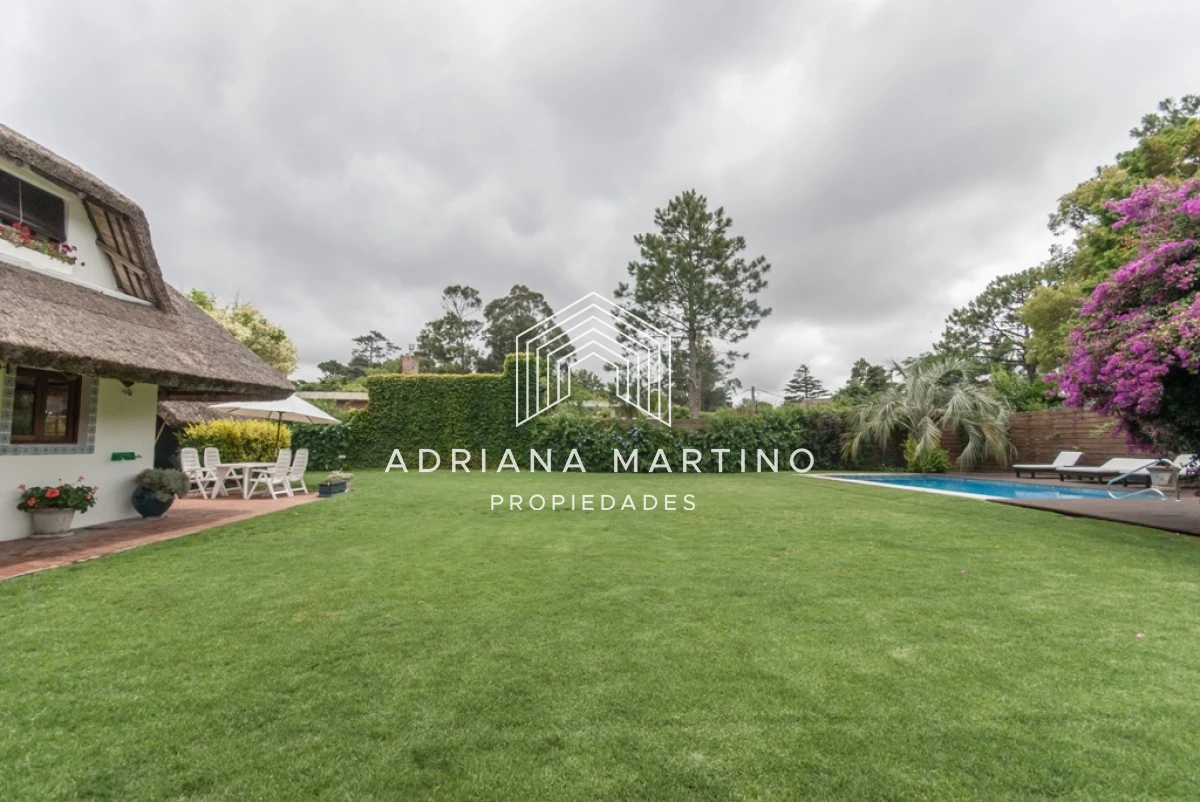 Casa ID.67768 - Muy cerca del mar piscina climatizada y hermoso parrillero cerrado 