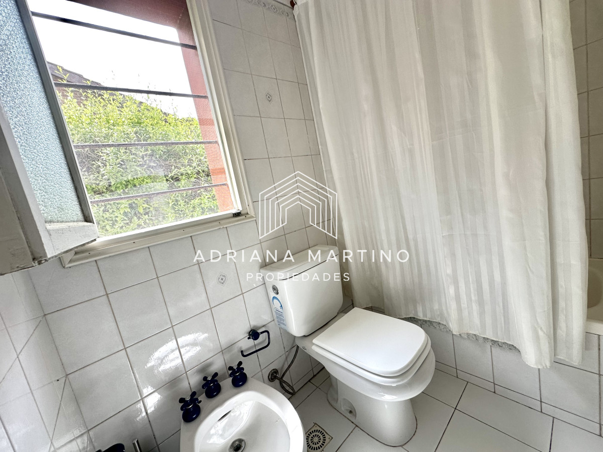 Casa ID.34129 - Casa en venta y alquiler temporal a metros de Playa Brava, Punta del Este