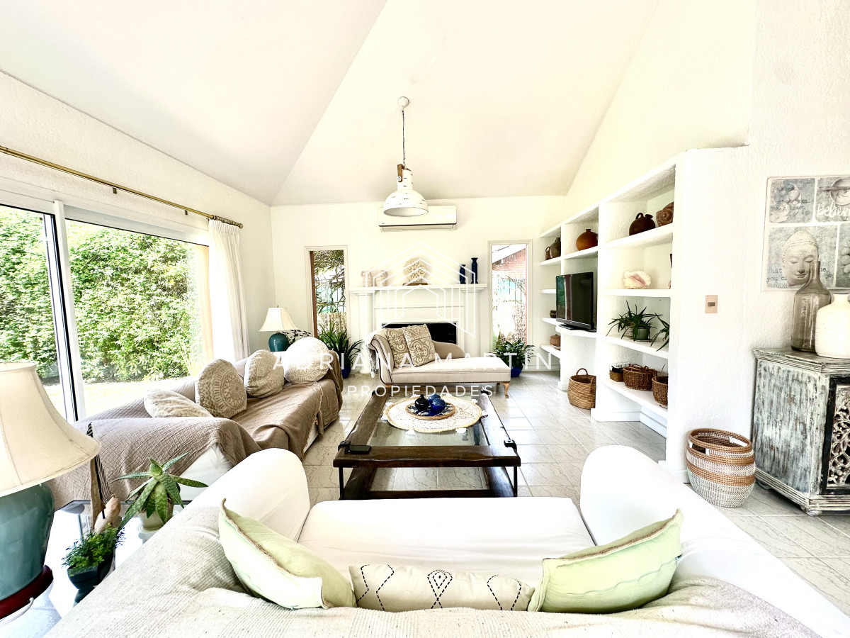 Casa ID.34129 - Casa en venta y alquiler temporal a metros de Playa Brava, Punta del Este