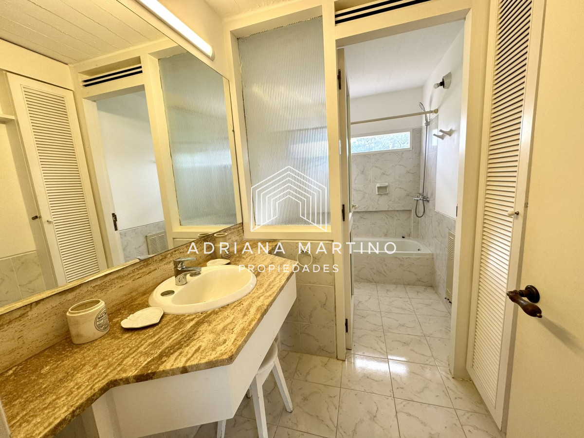 Casa ID.70641 - Excelente propiedad  con vista al mar 