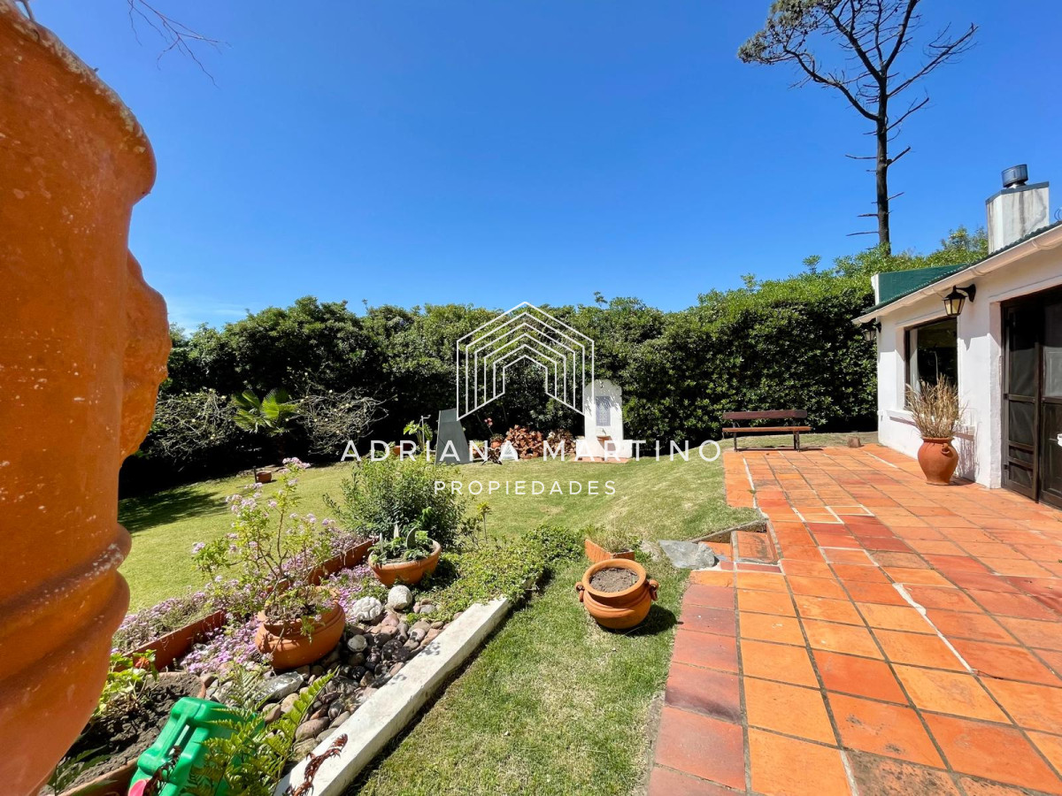 Casa ID.71156 - Venta de Casa a Metros del Mar – Entorno Natural y Amplio Terreno