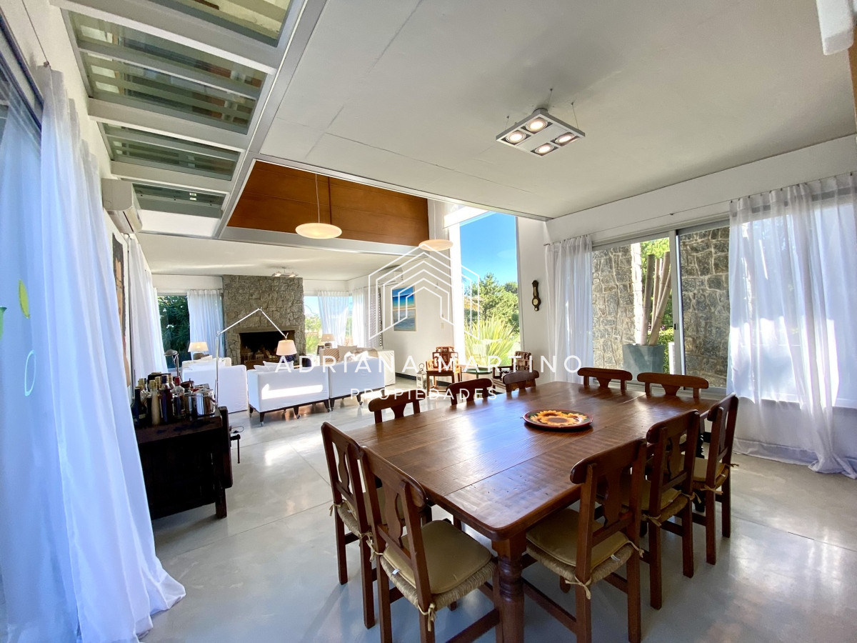 Casa ID.70611 - Hermosa residencia en playa brava a metros del mar  punta del este