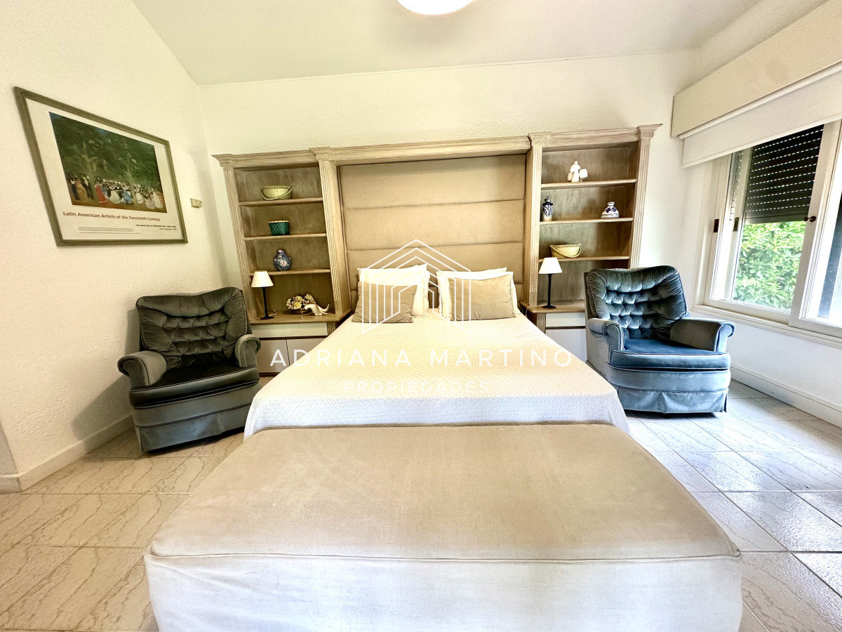 Casa ID.34129 - Casa en venta y alquiler temporal a metros de Playa Brava, Punta del Este