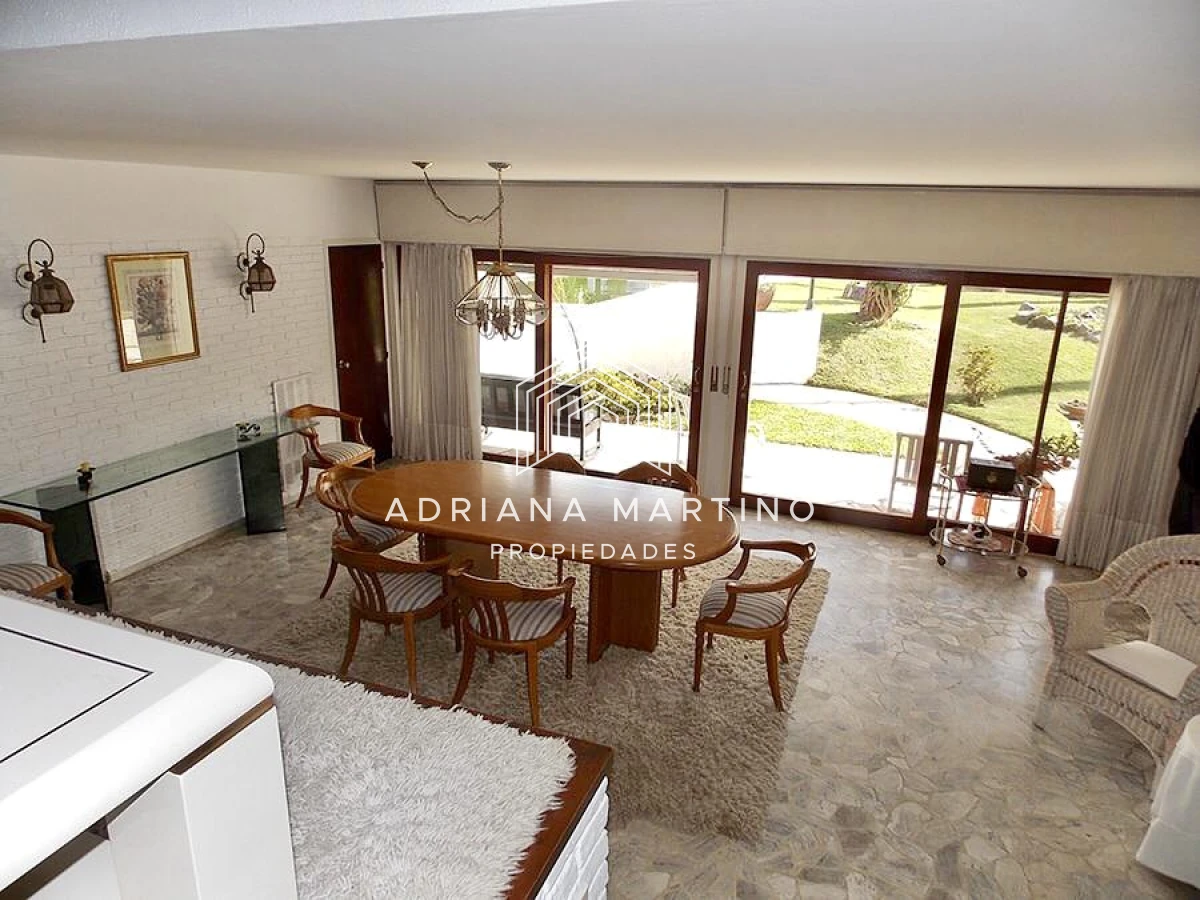 Casa ID.70628 - Hermoso Chalet a metros Del Mar sobre playa Mansa 