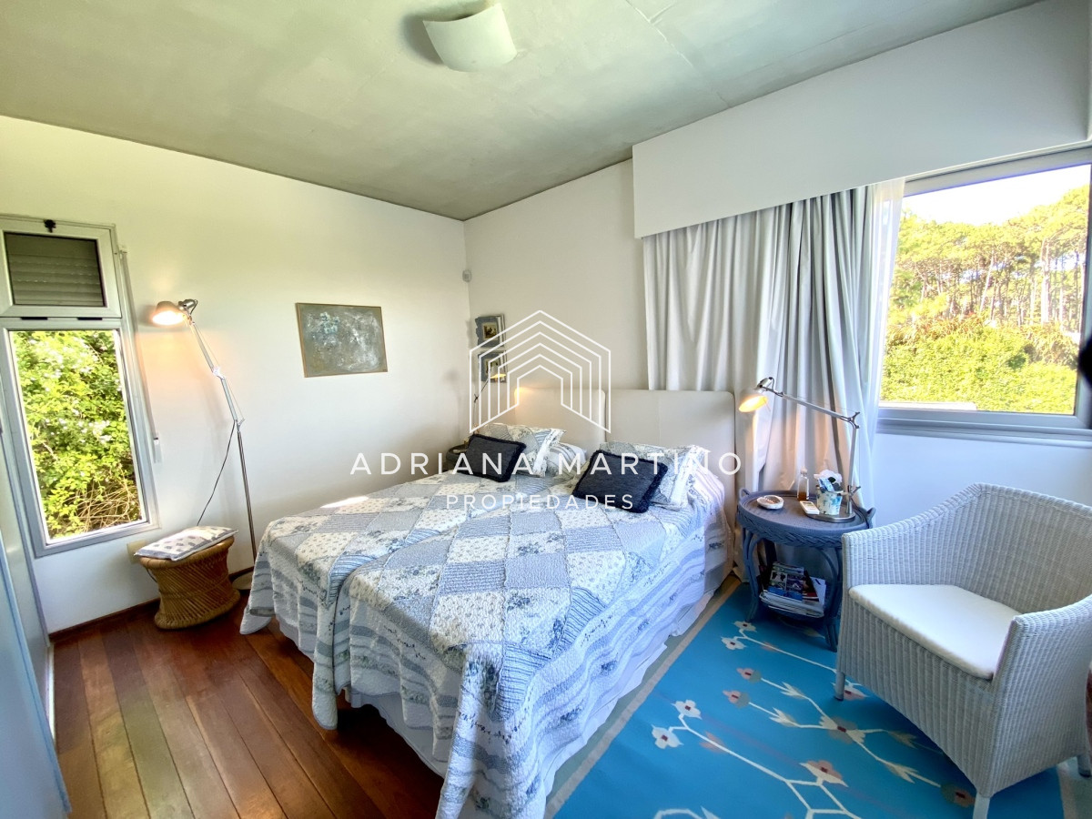 Casa ID.70611 - Hermosa residencia en playa brava a metros del mar  punta del este