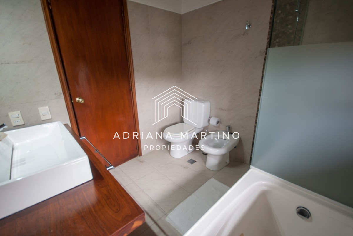 Casa ID.67768 - Muy cerca del mar piscina climatizada y hermoso parrillero cerrado 