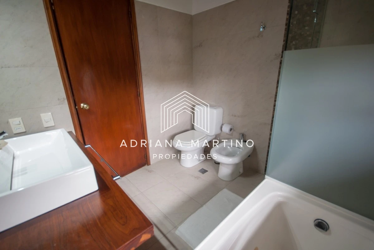 Casa ID.67768 - Muy cerca del mar piscina climatizada y hermoso parrillero cerrado 