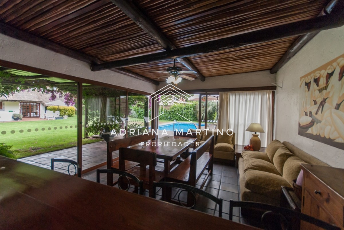 Casa ID.67768 - Muy cerca del mar piscina climatizada y hermoso parrillero cerrado 