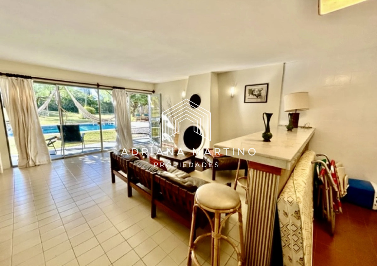 Casa ID.34091 - Casa en Rincón del Indio, a pocas cuadras del mar, con hermoso jardín y piscina