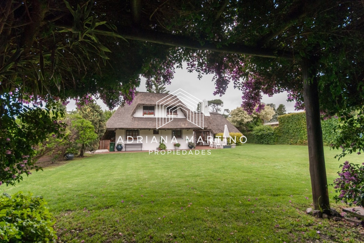 Casa ID.67768 - Muy cerca del mar piscina climatizada y hermoso parrillero cerrado 