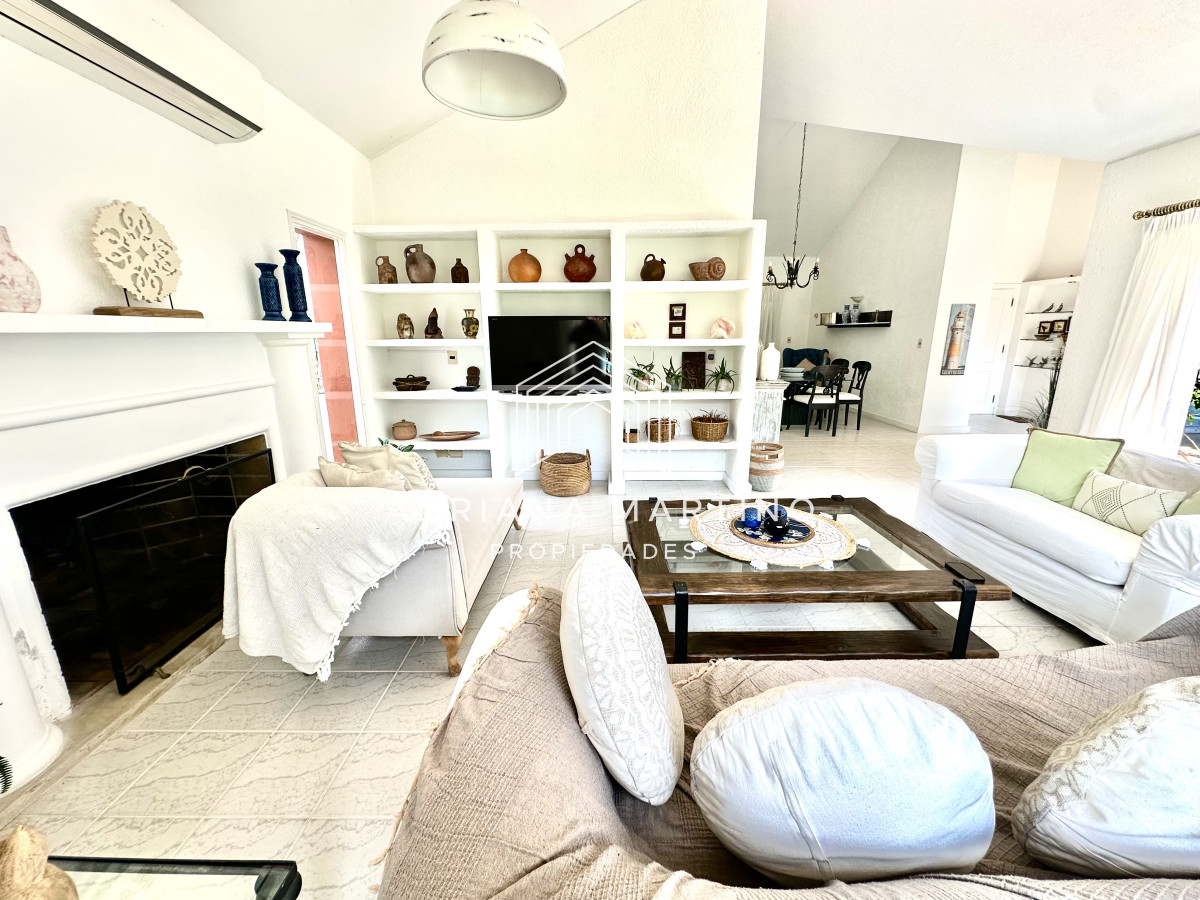 Casa ID.34129 - Casa en venta y alquiler temporal a metros de Playa Brava, Punta del Este