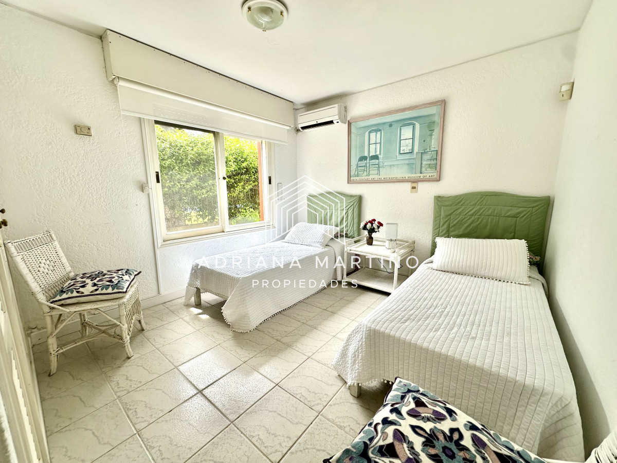 Casa ID.34129 - Casa en venta y alquiler temporal a metros de Playa Brava, Punta del Este