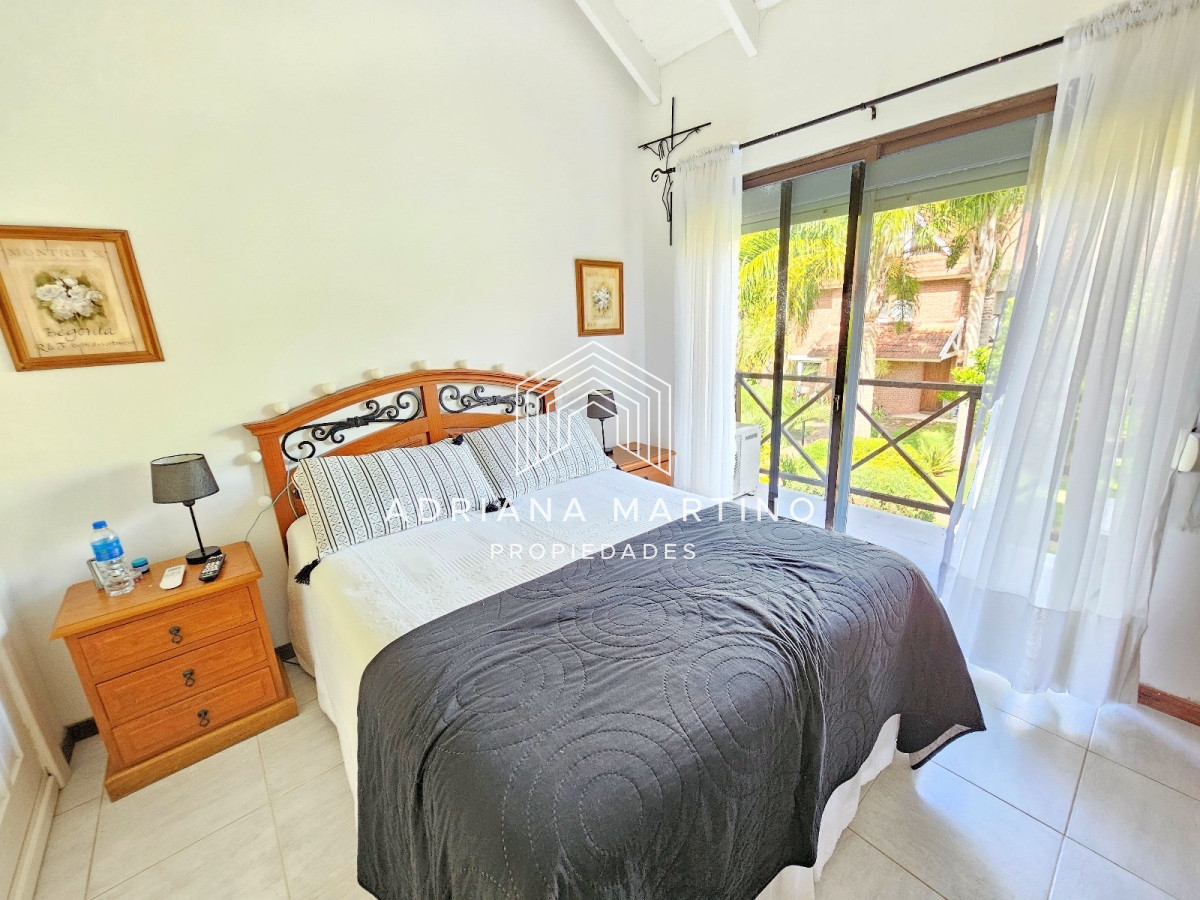 Casa ID.70018 - Hermoso duplex con parrillero en zona ideal para vivir todo el año.