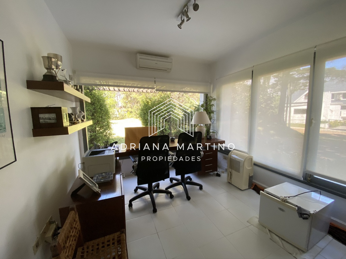 Casa ID.69318 - Casa en Playa Brava, espectacular ubicación.  5 dormitorios con baños en suite
