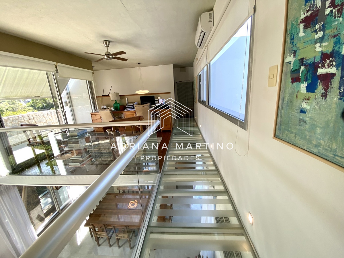 Casa ID.70611 - Hermosa residencia en playa brava a metros del mar  punta del este