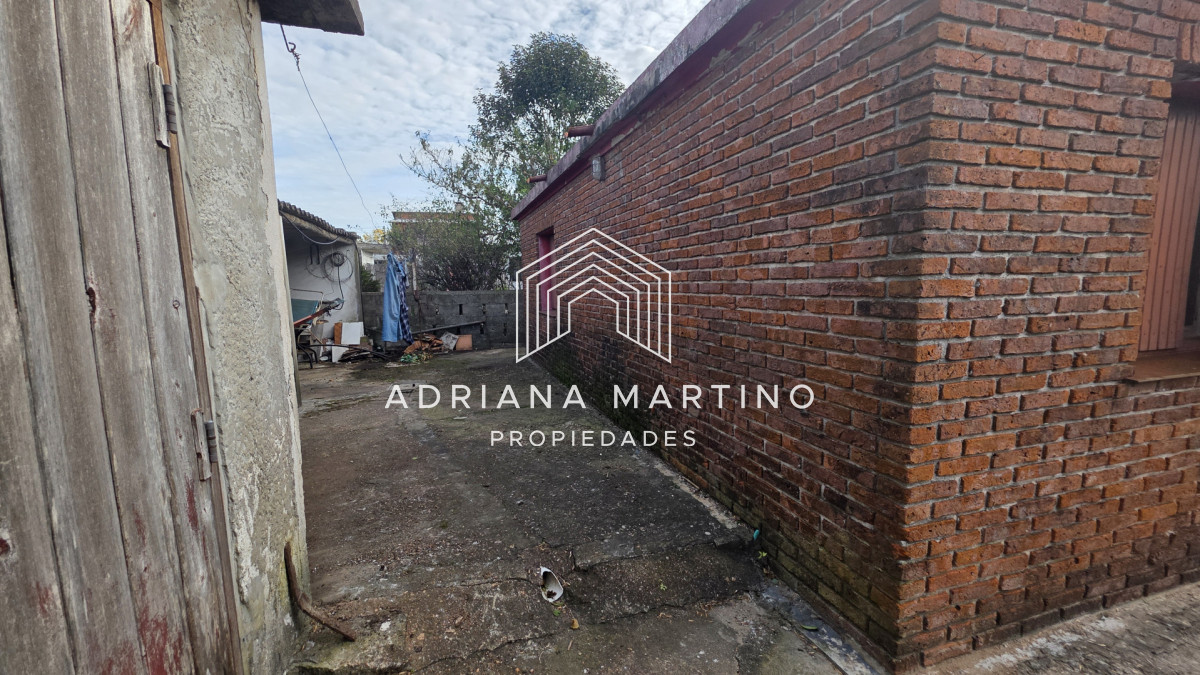 Casa ID.71718 - Oportunidad en barrio Biarritz: Solida construccion con gran potencial.